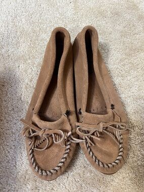 •MINNETONKA• Kilty Leather Moccasins